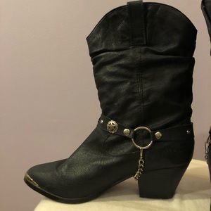 Fashionable Black Cowboy Boots